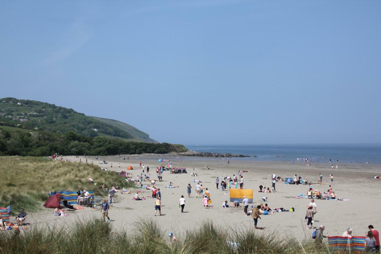 Cardigan Bay Holiday Park Bagian luar foto